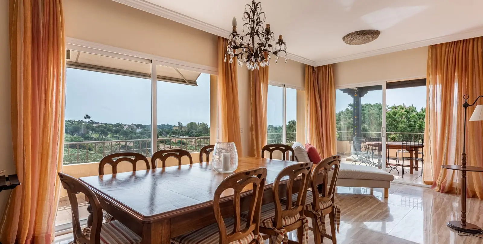 Продажа двухуровневого пентхауса в Elviria 8