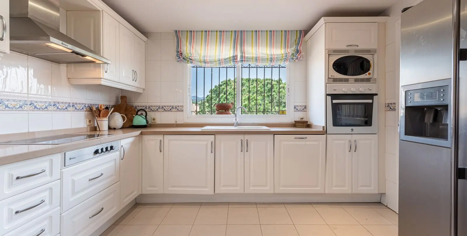 Продажа двухуровневого пентхауса в Elviria 12