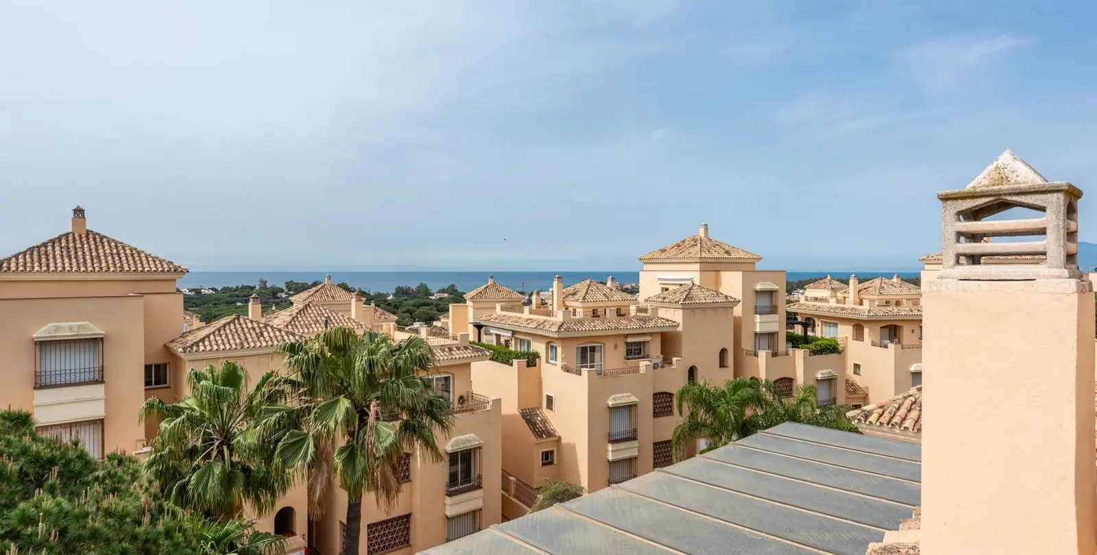 Продажа двухуровневого пентхауса в Elviria 17