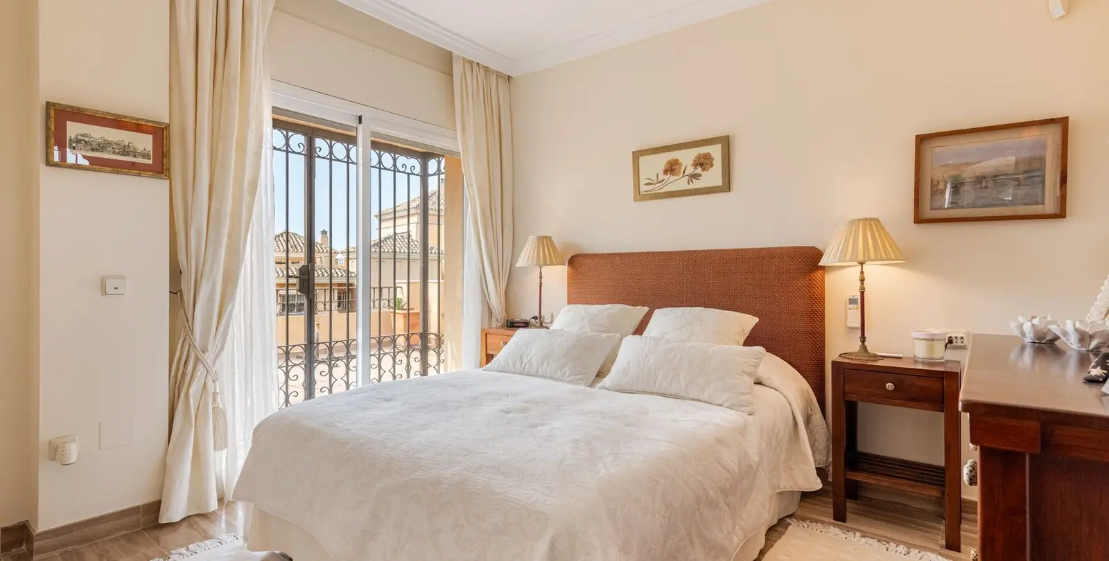 Продажа двухуровневого пентхауса в Elviria 19