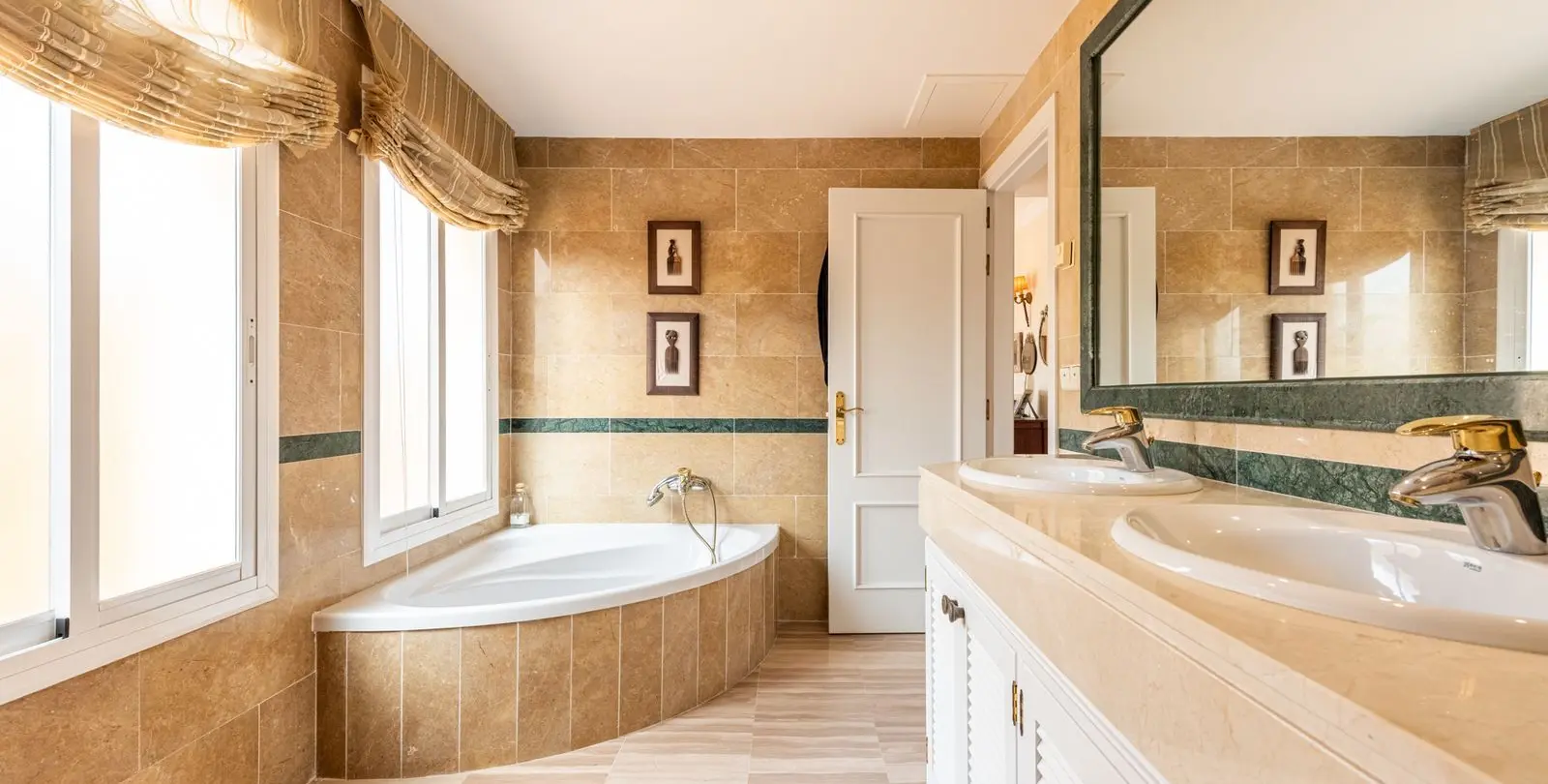Продажа двухуровневого пентхауса в Elviria 21