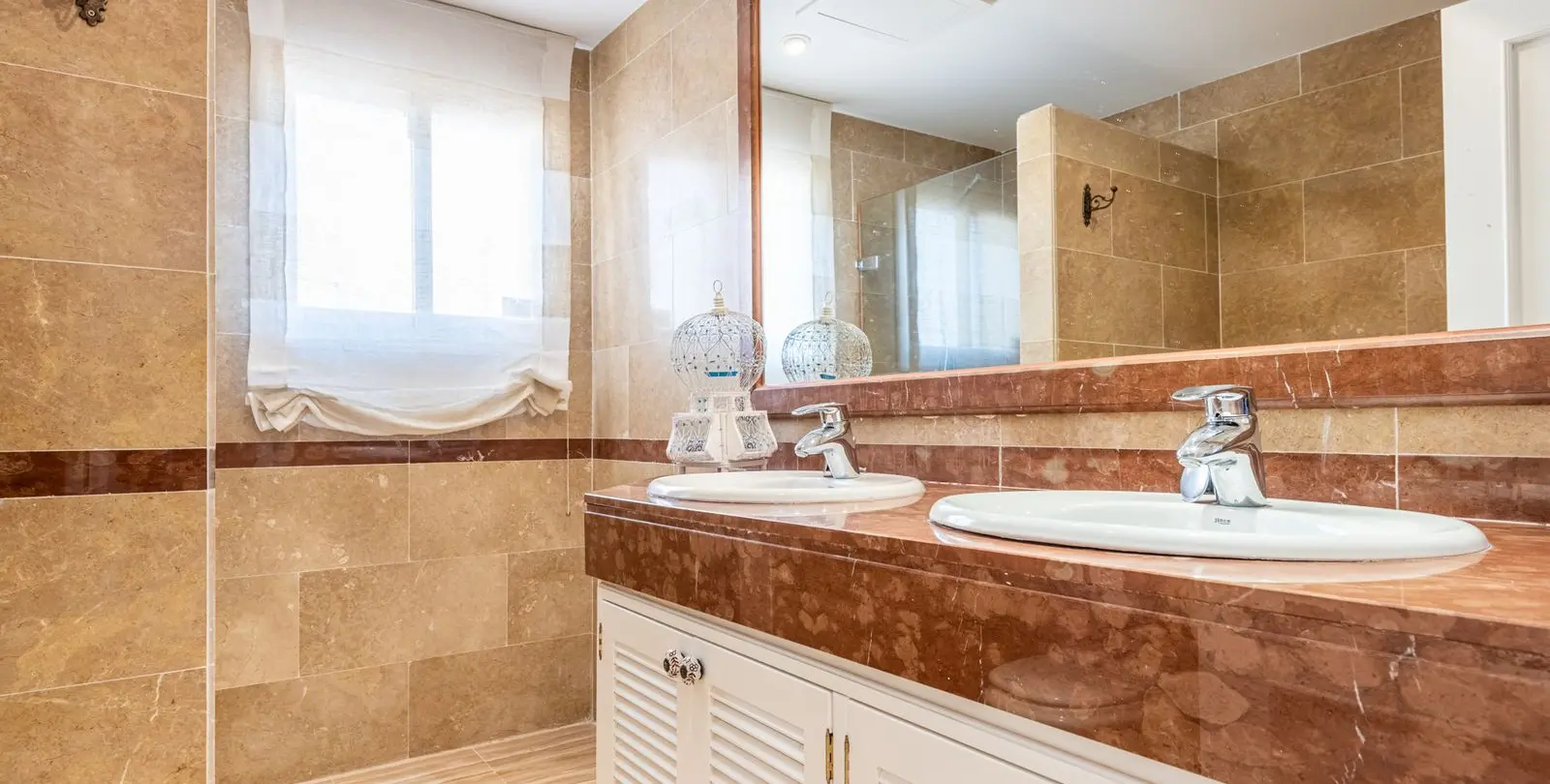 Продажа двухуровневого пентхауса в Elviria 23