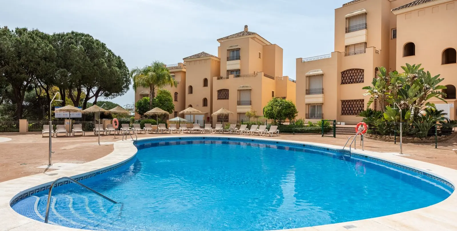 Продажа двухуровневого пентхауса в Elviria 25