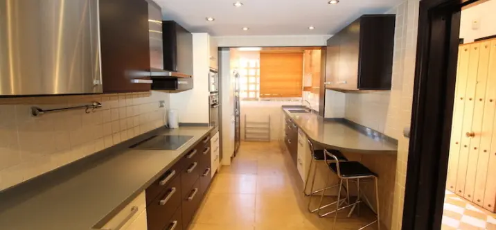 Long-term rent of semi-detached house in The Golden Mile 1