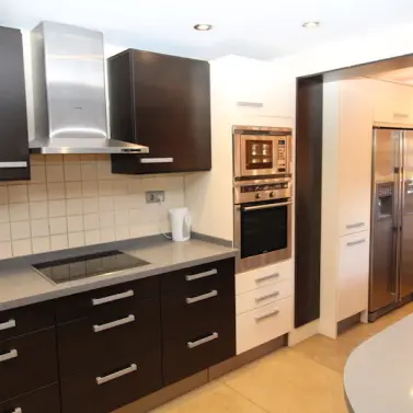 Long-term rent of semi-detached house in The Golden Mile
