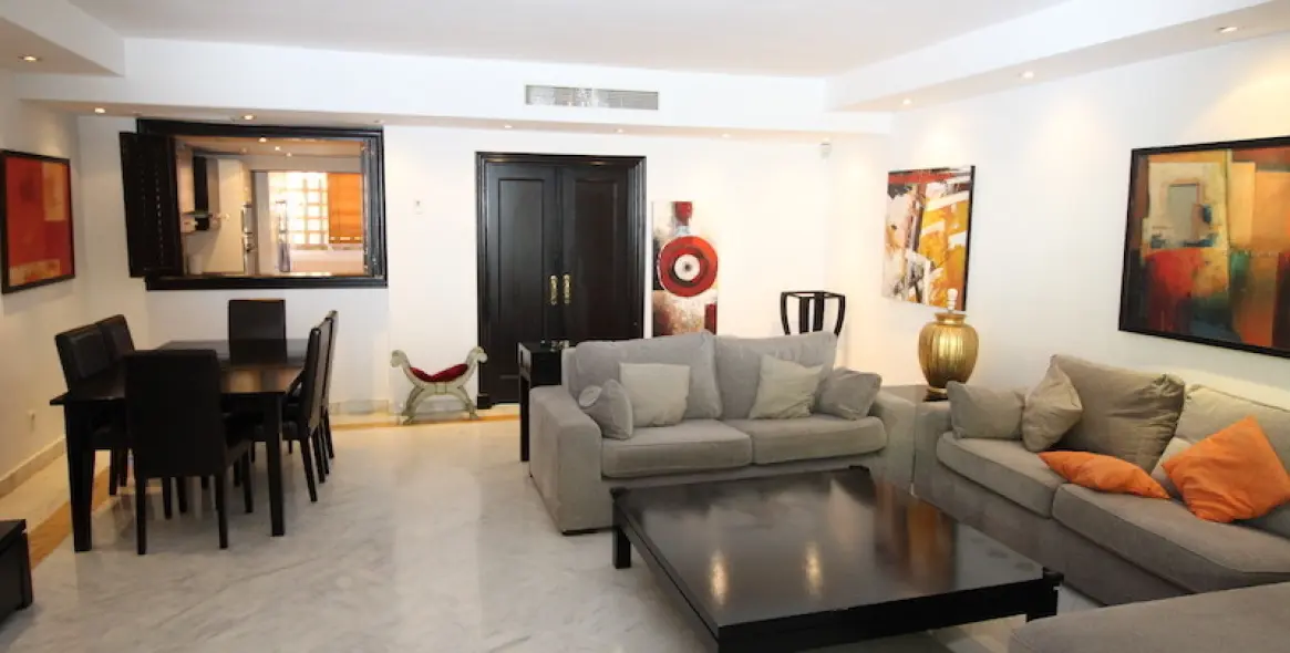 Long-term rent of semi-detached house in The Golden Mile 4