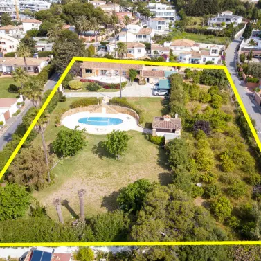 Venta de villa independiente en Estepona