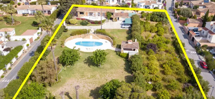 Venta de villa independiente en Estepona 0