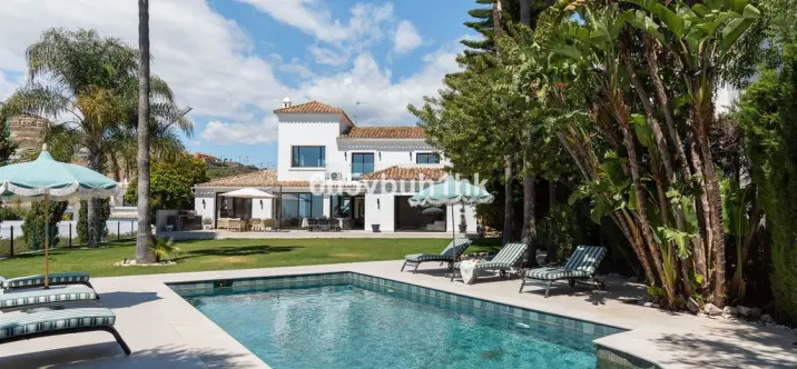 Venta de villa independiente en Benahavís 0
