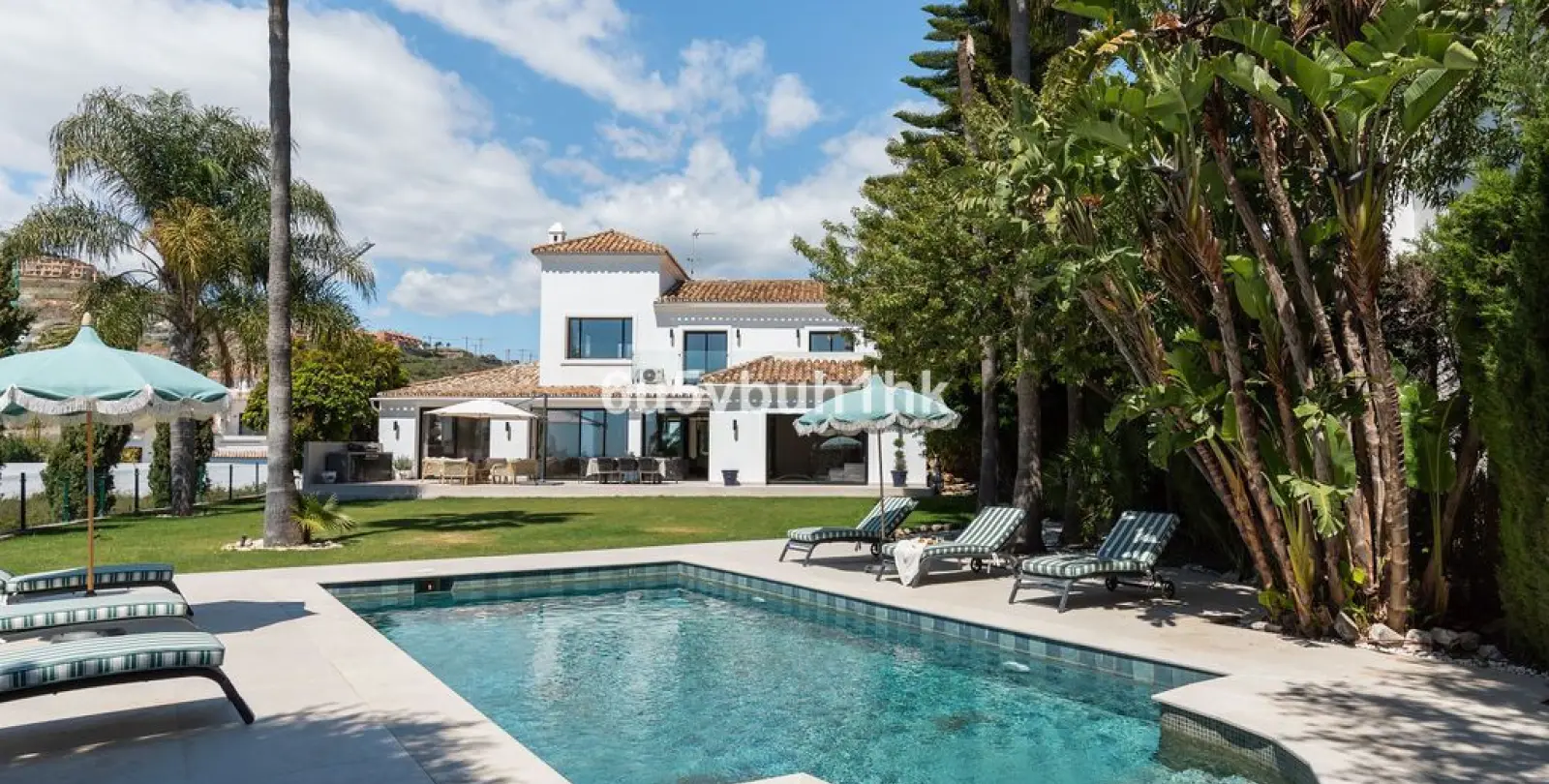 Venta de villa independiente en Benahavís 1
