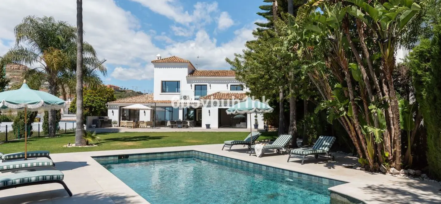 Sale of detached villa in Benahavís 0