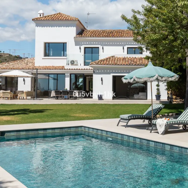 Sale of detached villa in Benahavís