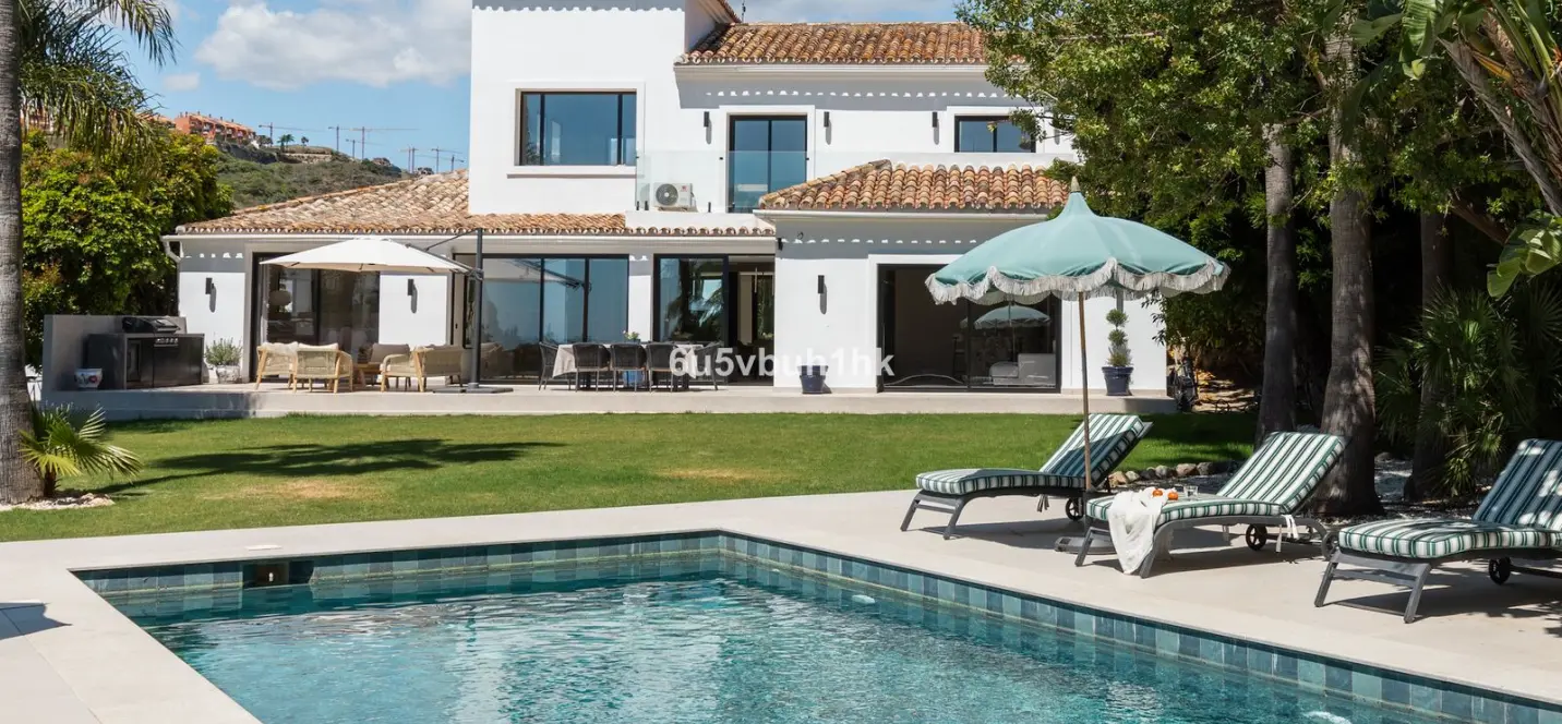 Sale of detached villa in Benahavís 1