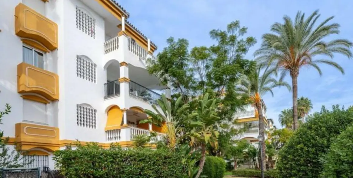 Short-term rent of ground floor apartment in Nueva Andalucía 35
