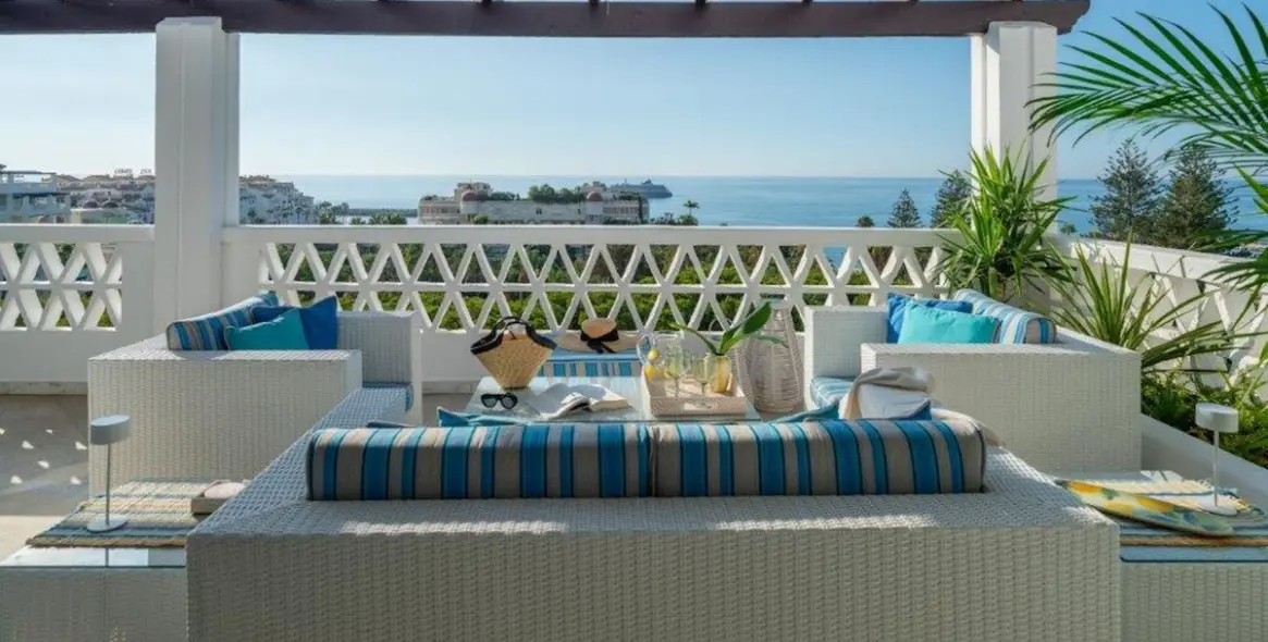 Долгосрочная аренда двухуровневого пентхауса в Puerto Banús 23