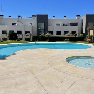 Sale of middle floor apartment in La Cala