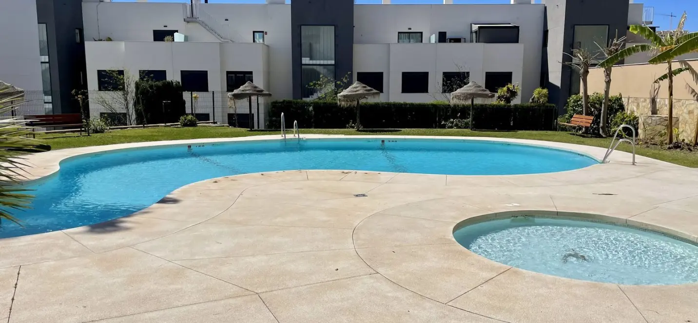Venta de apartamento en planta media en La Cala 1