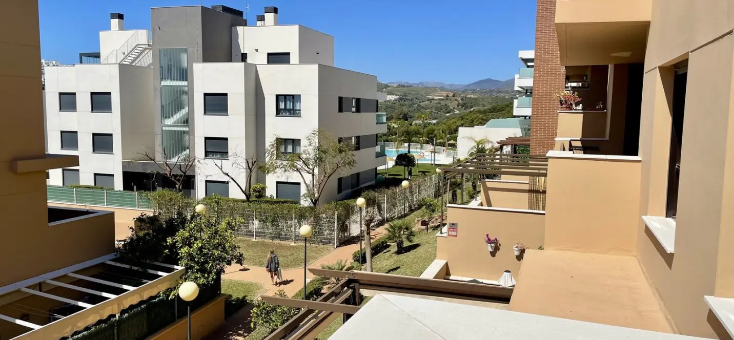 Venta de apartamento en planta media en La Cala 4