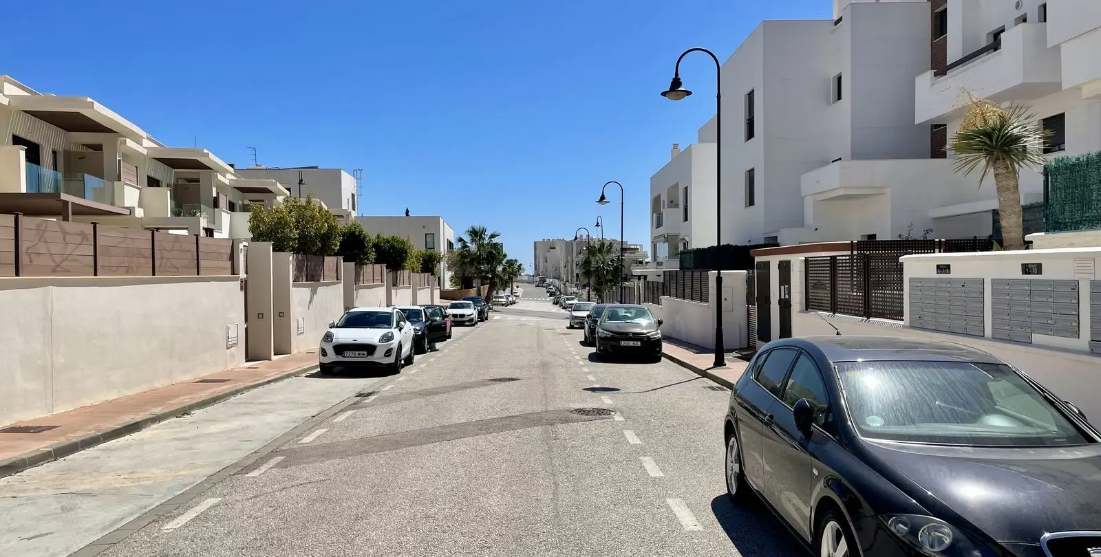 Sale of middle floor apartment in La Cala 22