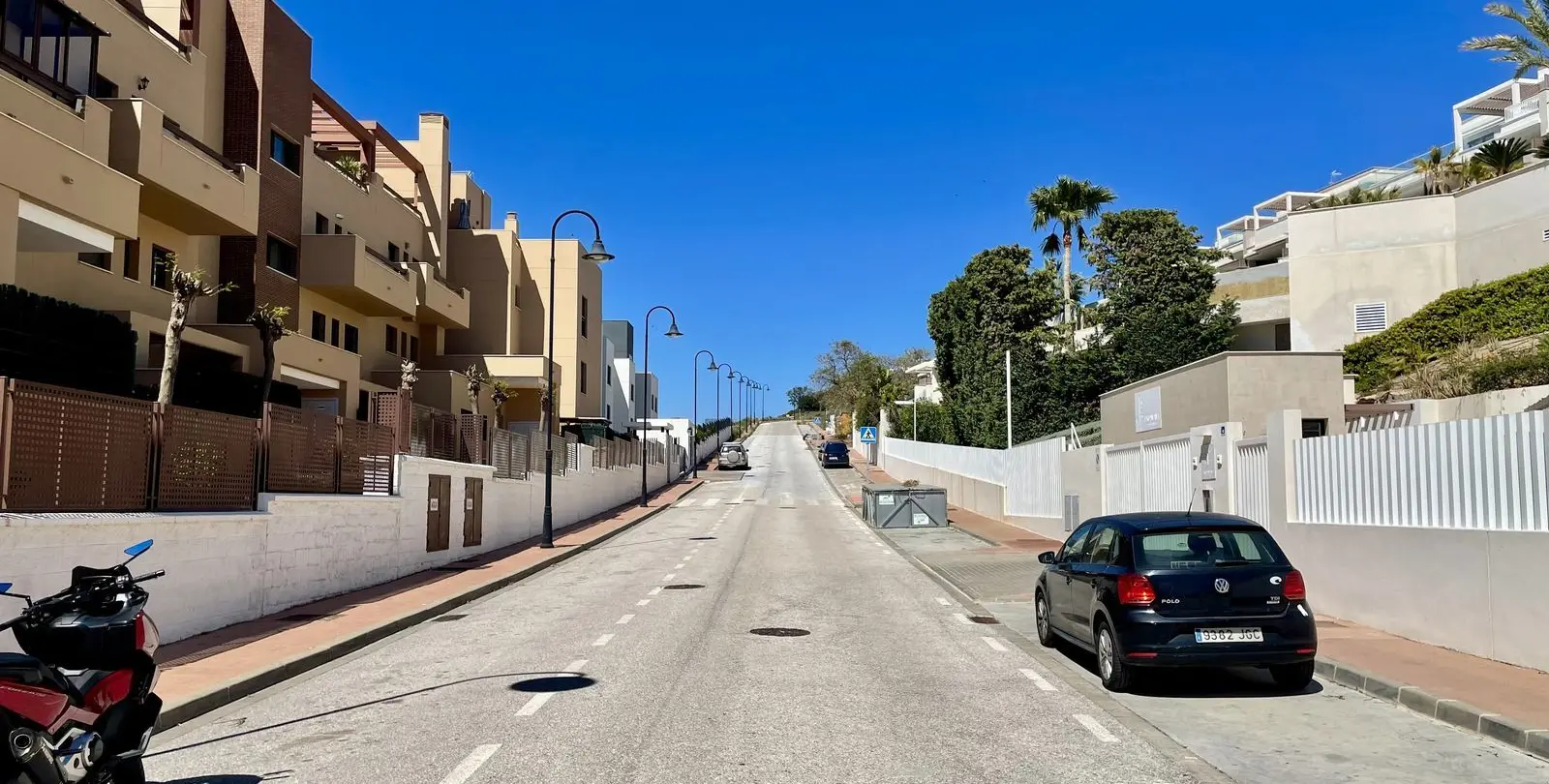 Sale of middle floor apartment in La Cala 23