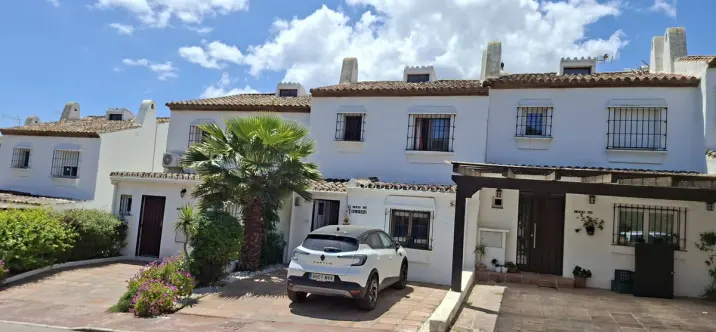 Venta de adosado en La Duquesa 0