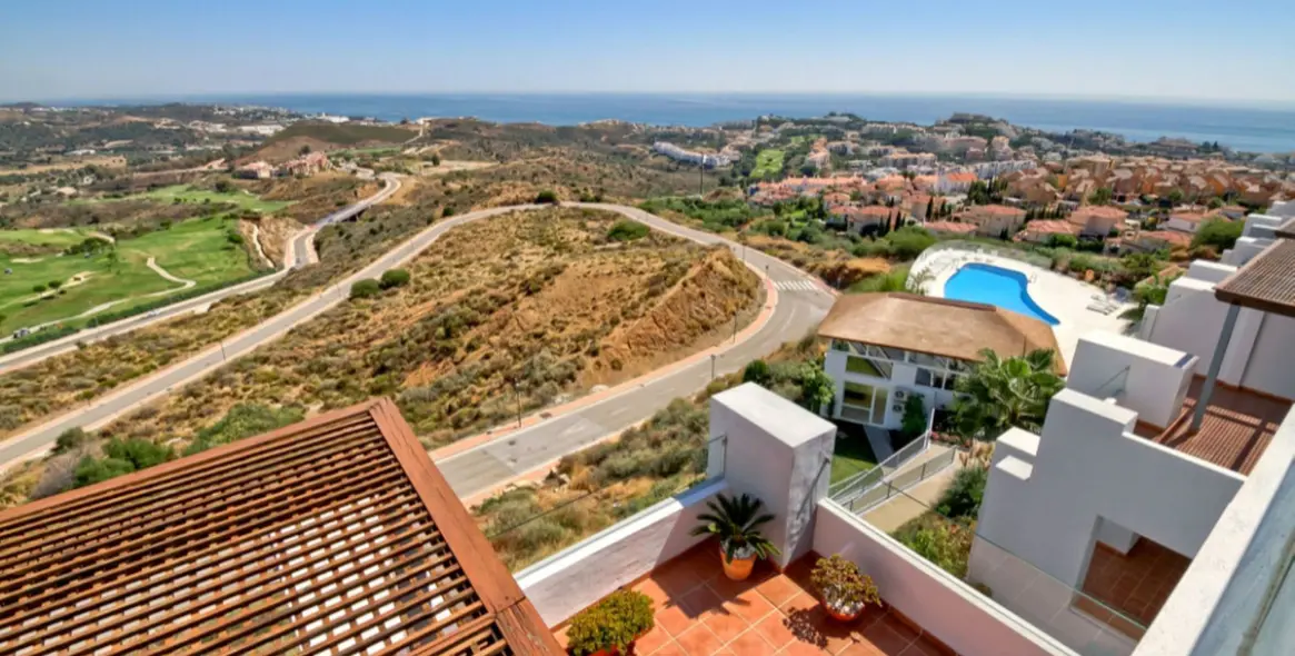 Продажа двухуровневого пентхауса в La Cala de Mijas 1