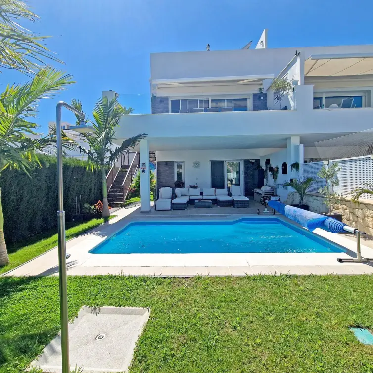 Venta de casa pareada en Riviera del Sol