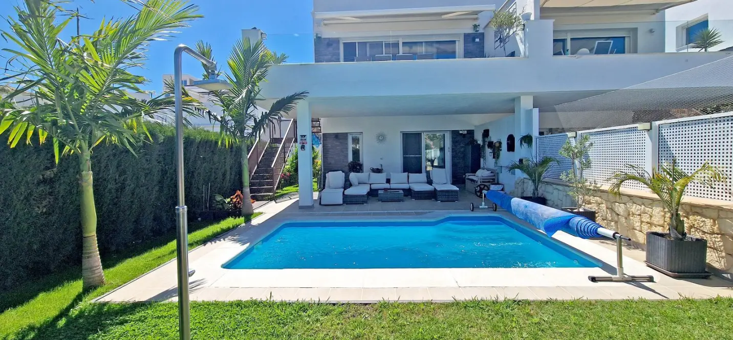 Venta de casa pareada en Riviera del Sol 0