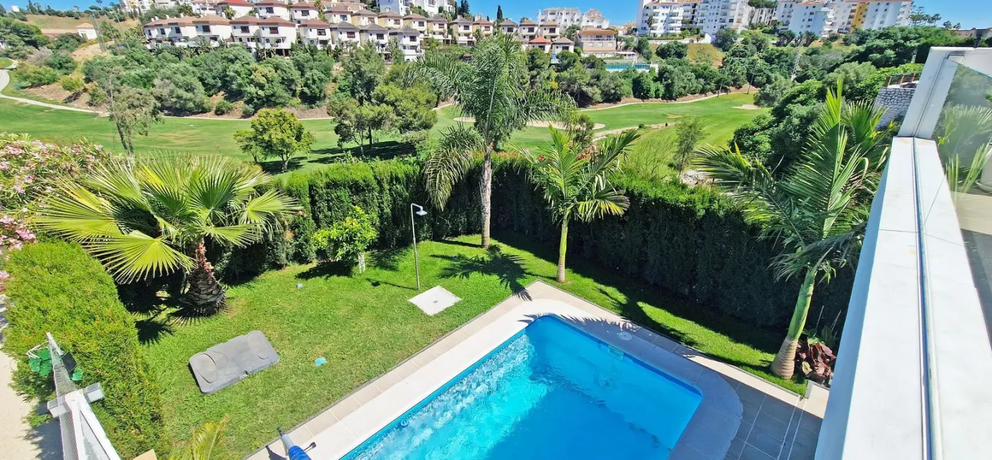 Venta de casa pareada en Riviera del Sol 1