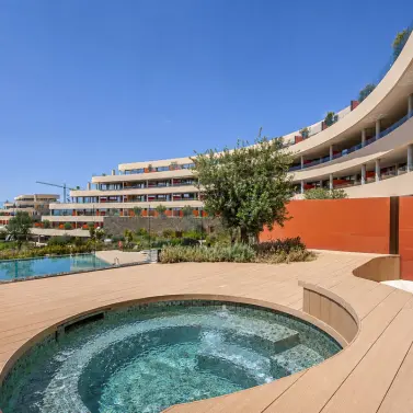 Venta de apartamento en planta media en Higueron