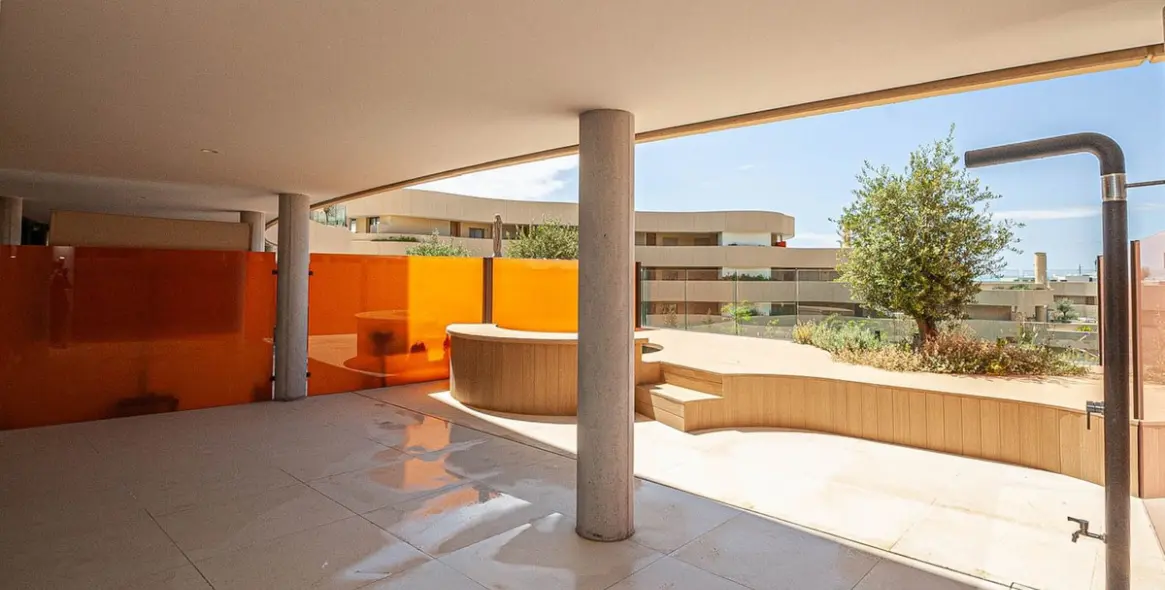 Sale of middle floor apartment in Higueron 11