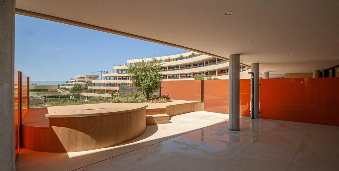 Sale of middle floor apartment in Higueron 12