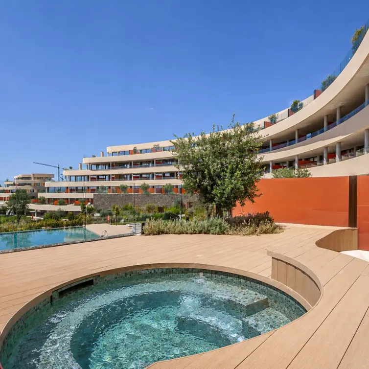 Sale of middle floor apartment in Higueron