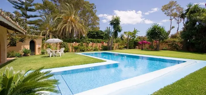 Short-term rent of detached villa in Puerto Banús 0
