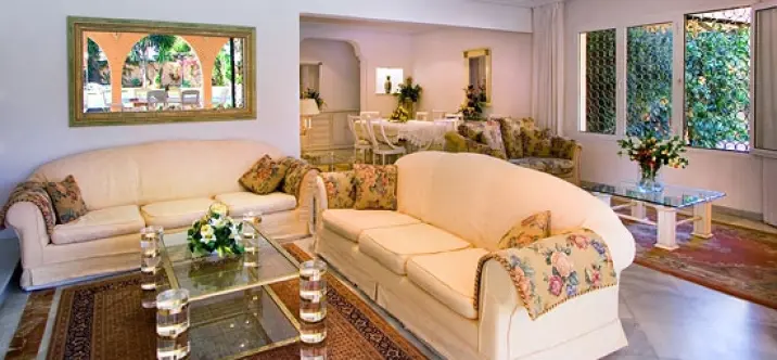 Short-term rent of detached villa in Puerto Banús 1