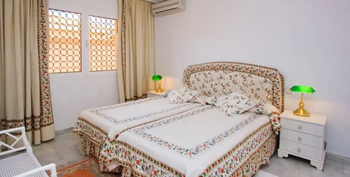 Short-term rent of detached villa in Puerto Banús 5