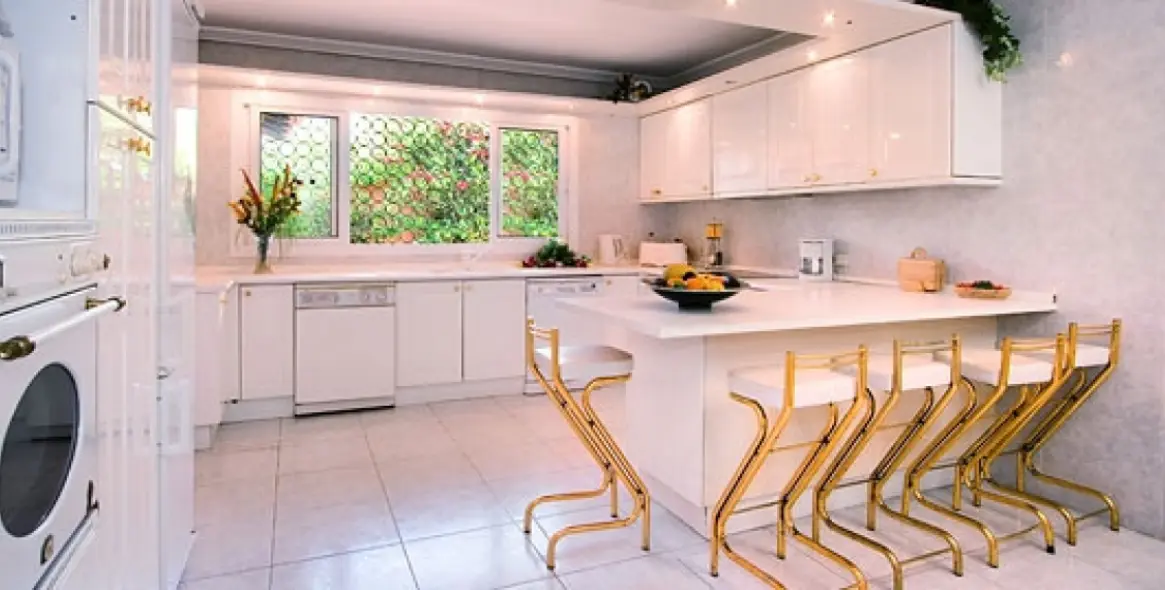 Short-term rent of detached villa in Puerto Banús 9