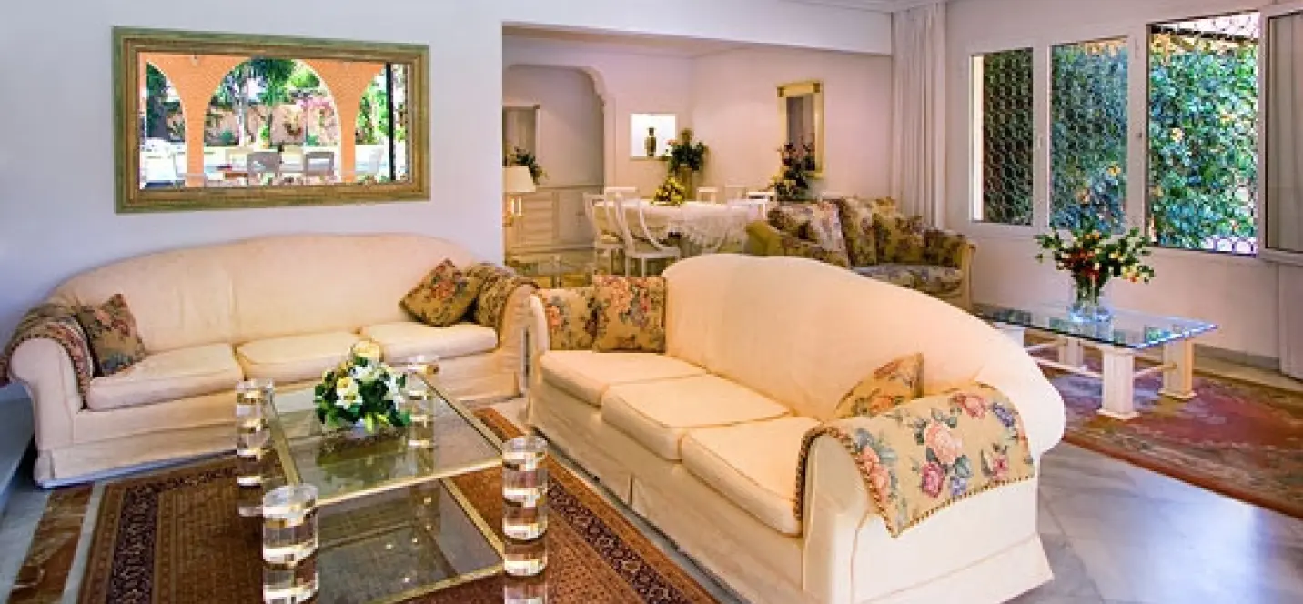 Short-term rent of detached villa in Puerto Banús 1