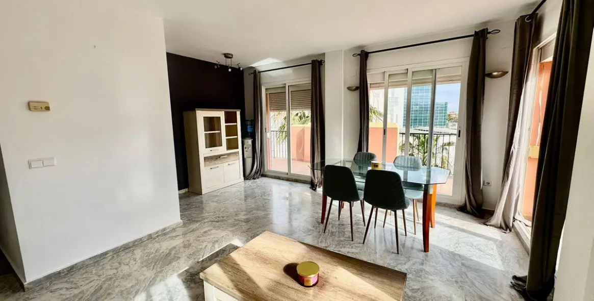 Sale of penthouse in Las Lagunas 3