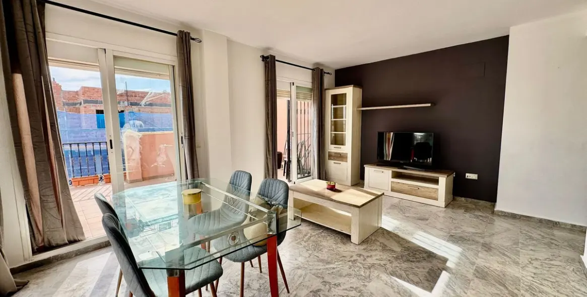 Sale of penthouse in Las Lagunas 5