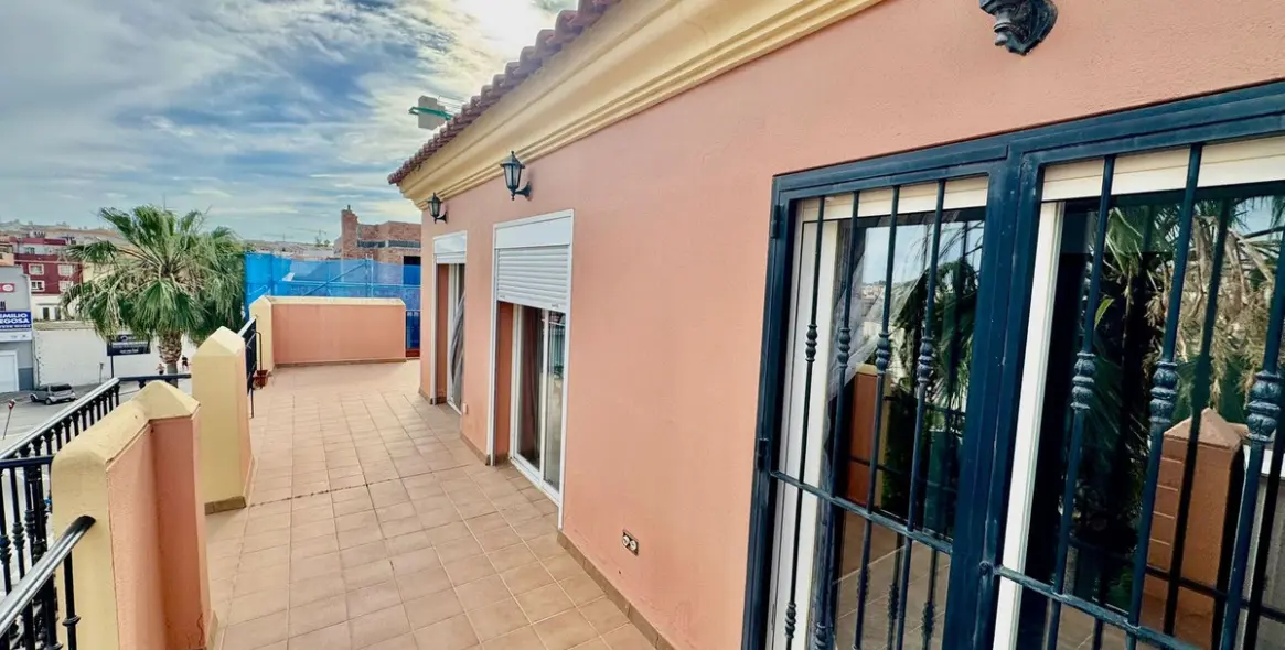 Sale of penthouse in Las Lagunas 14