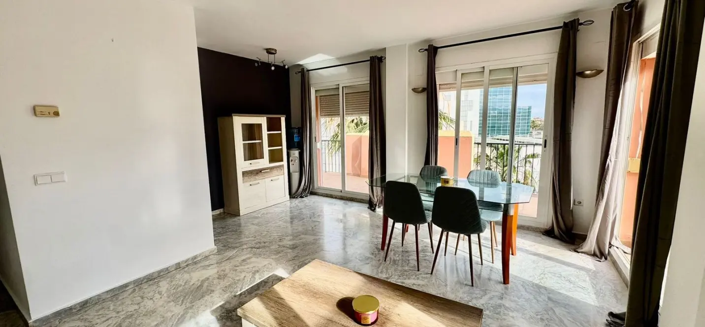 Venta de ático en Las Lagunas 2