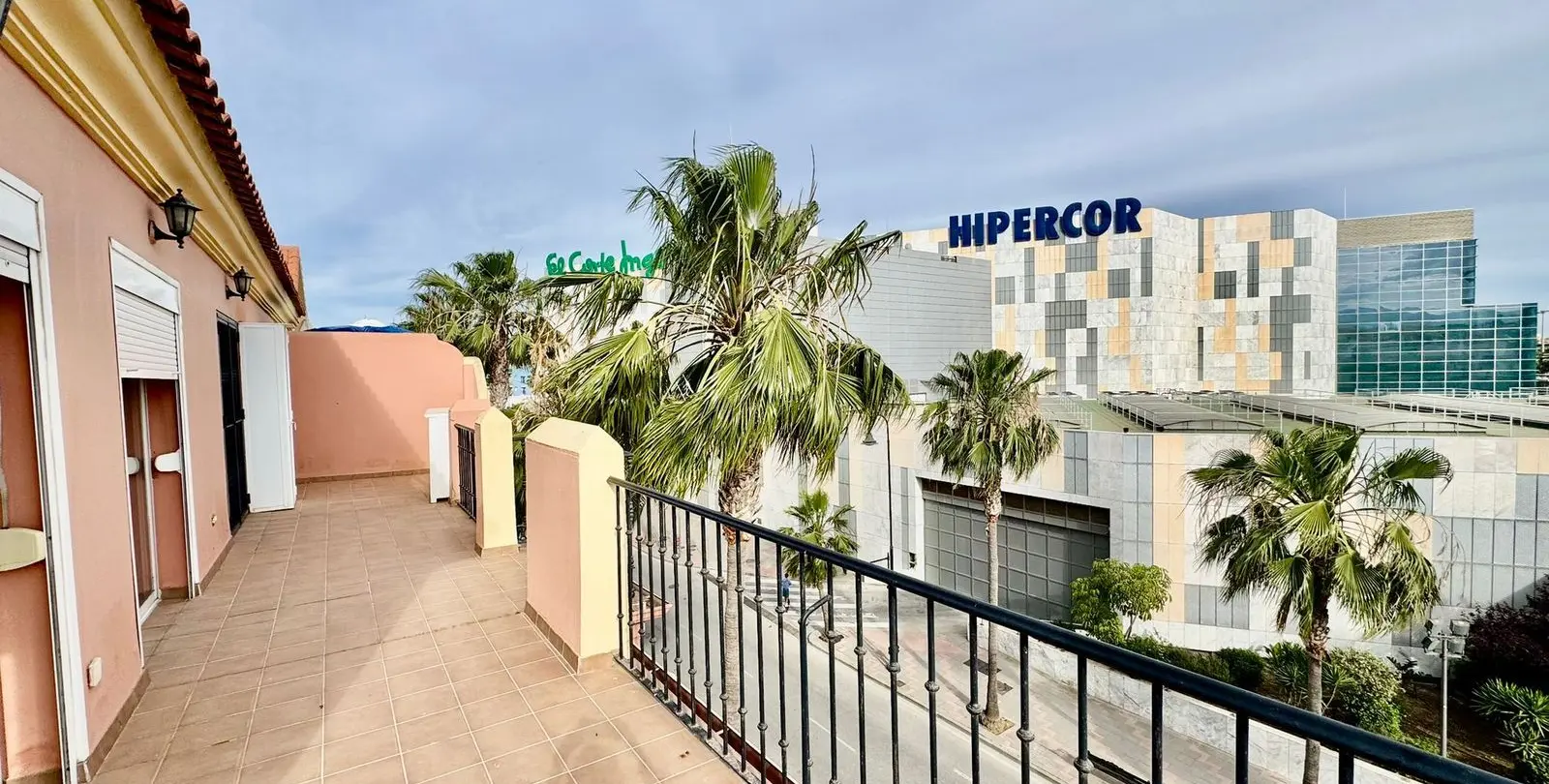 Venta de ático en Las Lagunas 23