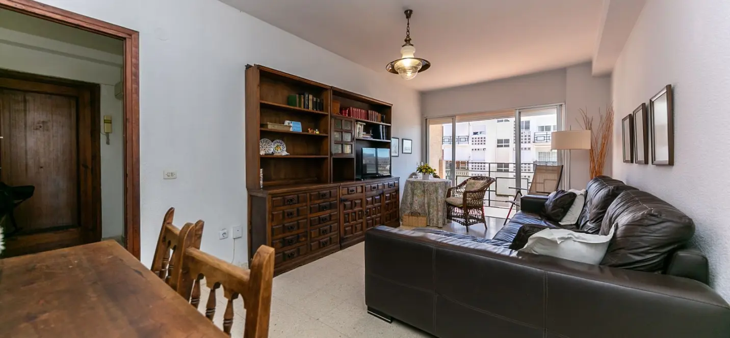 Venta de apartamento en planta media en Fuengirola 1