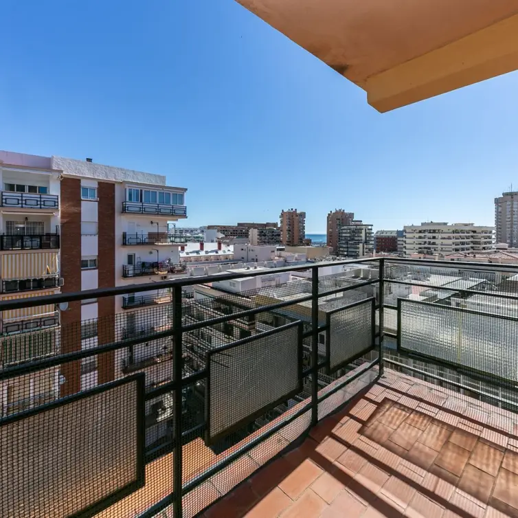Venta de apartamento en planta media en Fuengirola