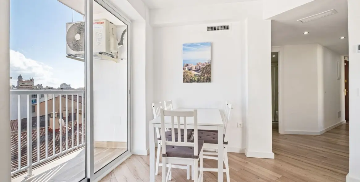 Продажа апартаментов на среднем этаже в Málaga Centro 15