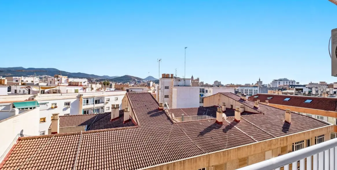Продажа апартаментов на среднем этаже в Málaga Centro 18