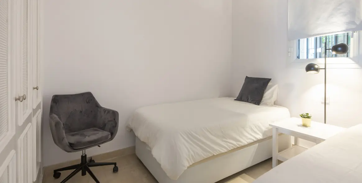 Venta de apartamento en planta media en Benahavís 6