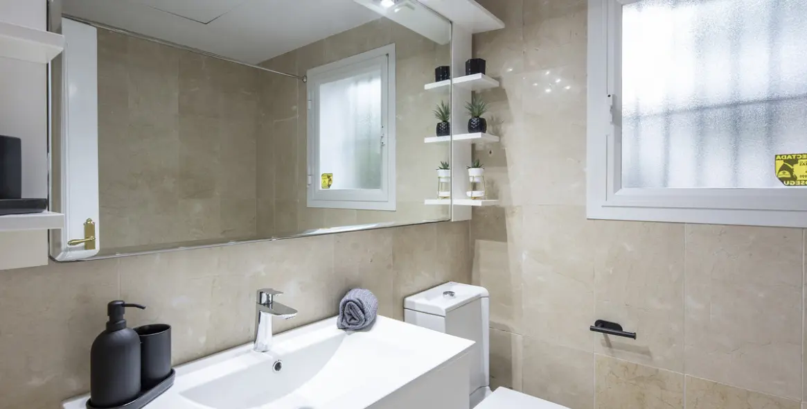 Venta de apartamento en planta media en Benahavís 8