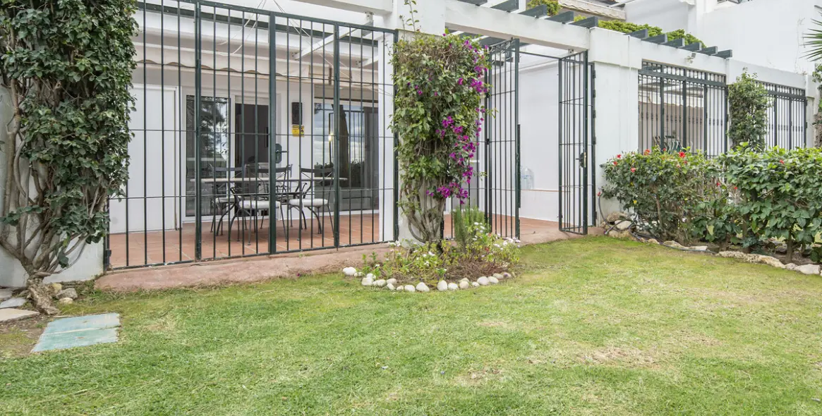 Venta de apartamento en planta media en Benahavís 14